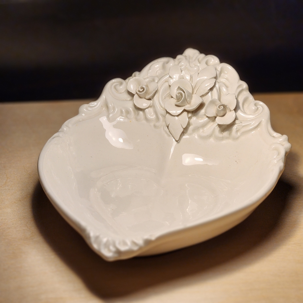 La Ceramica White Floral & Heart Shaped Candy Dish, 4x8